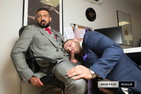MENATPLAY Caught Snooping 12