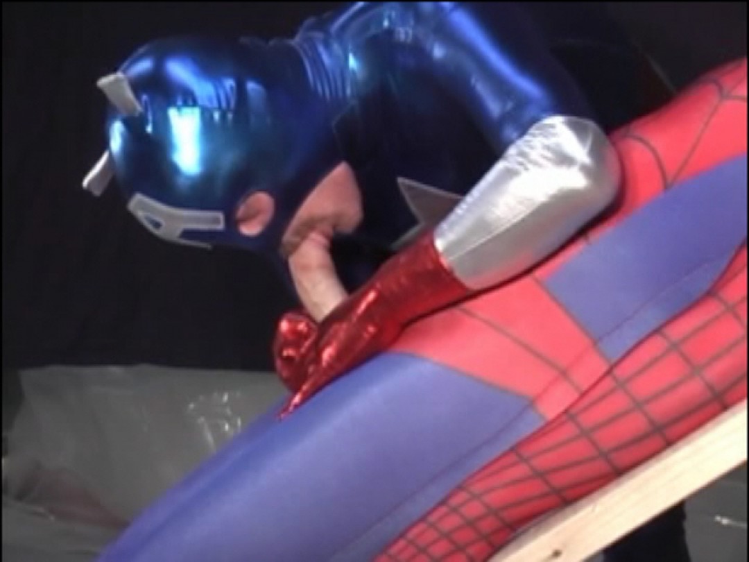 Spécial FETISH et LYCRA avec SUPERMAN et son HÉROS